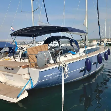 Katharina Bateau-hôtel *